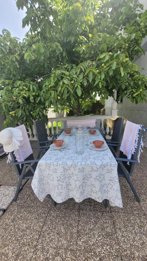 Casita De Invitados En Otura Exterior foto