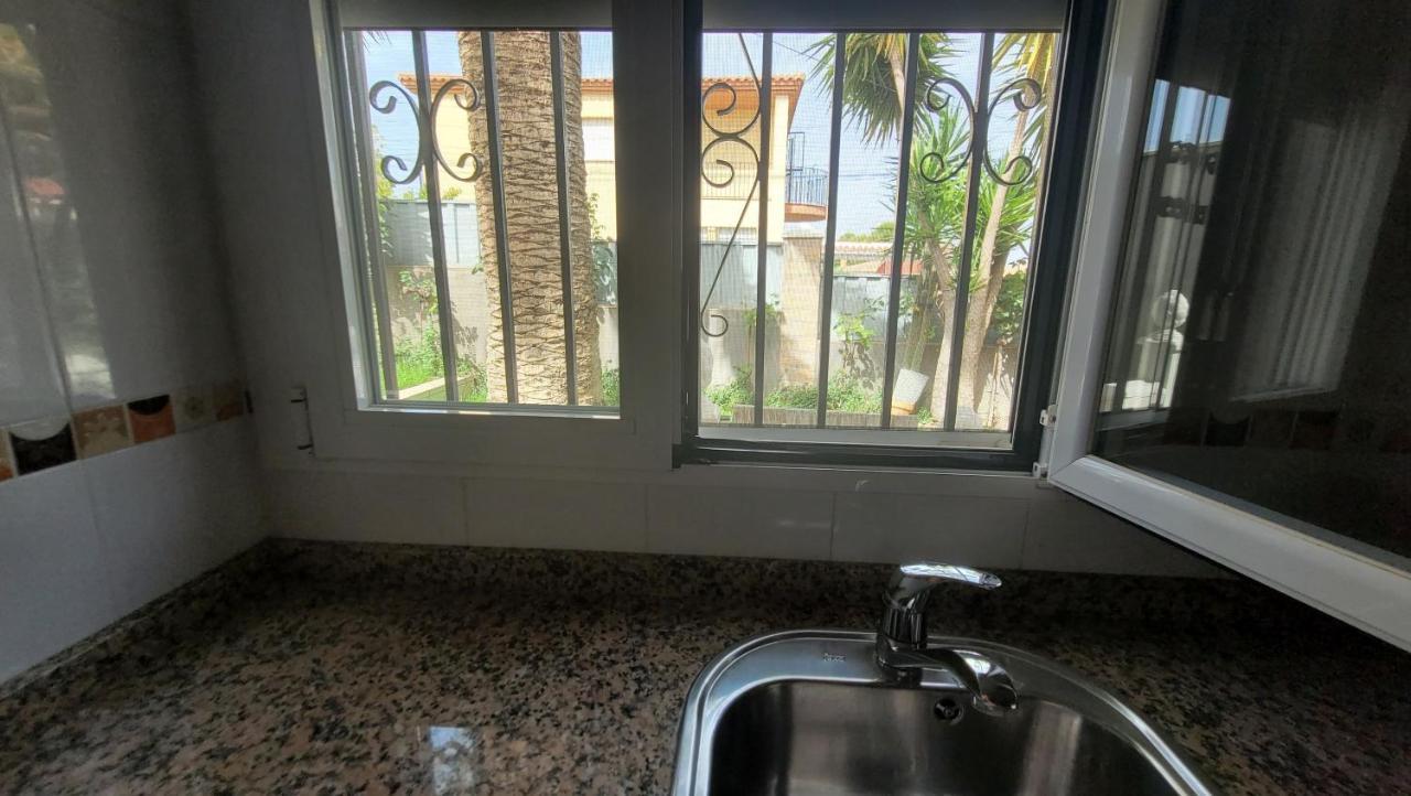Casita De Invitados En Otura Exterior foto